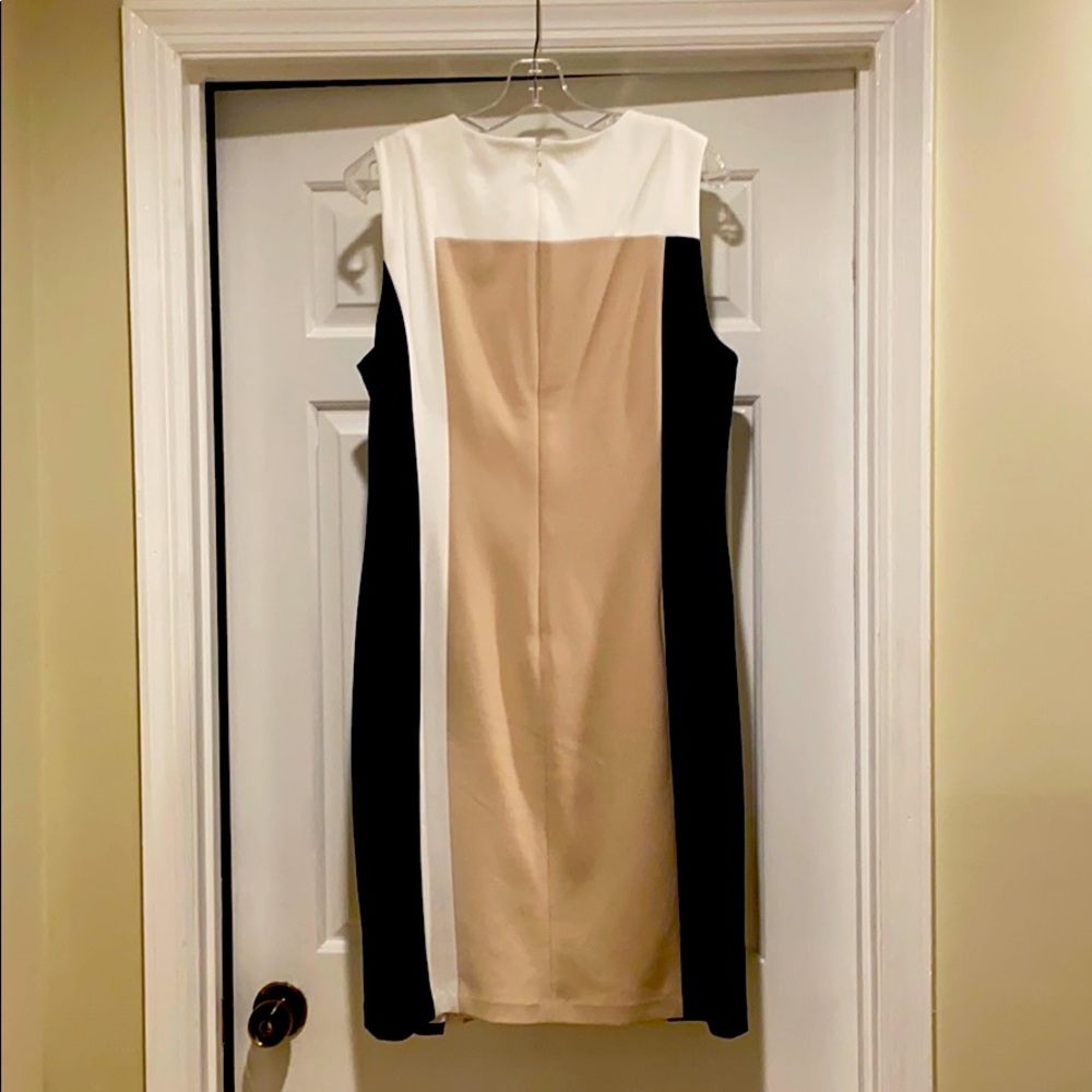 Mid length size 16 roz&ali dress lightly used - Picture 2 of 3